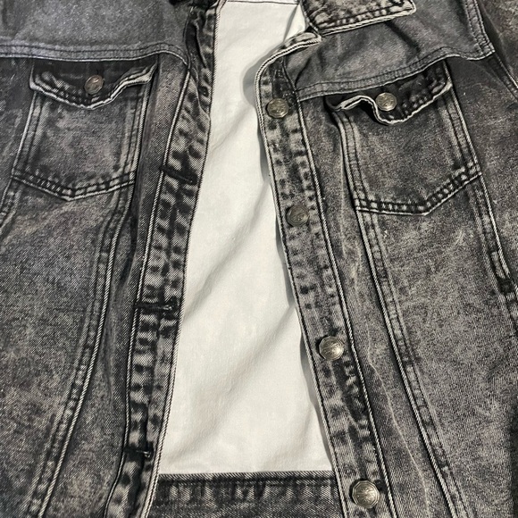 Crazy Train Black Acid Wash Jean Jacket Medium - Picture 6 of 7